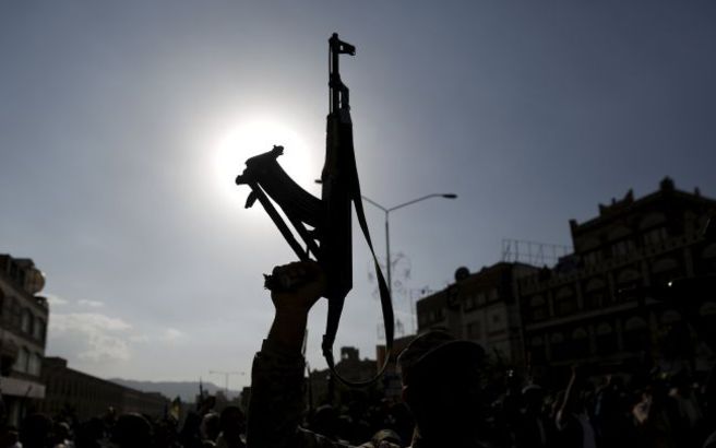 «Μπλόκο» του αμερικανικού ναυτικού σε πλοιάριο με όπλα από το Ιράν