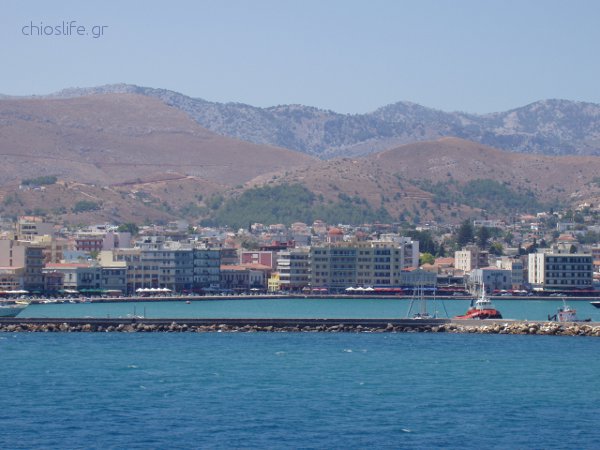 Εδεσε στο λιμάνι της Χίου το «Νήσος Μύκονος» (βίντεο)