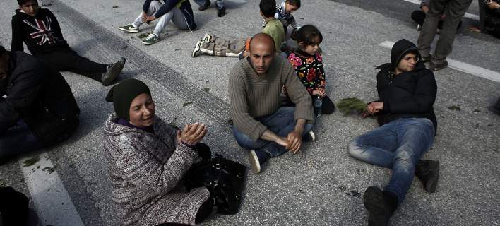 Αδειάζει μέχρι το βράδυ η Πύλη Ε3 στο λιμάνι του Πειραιά