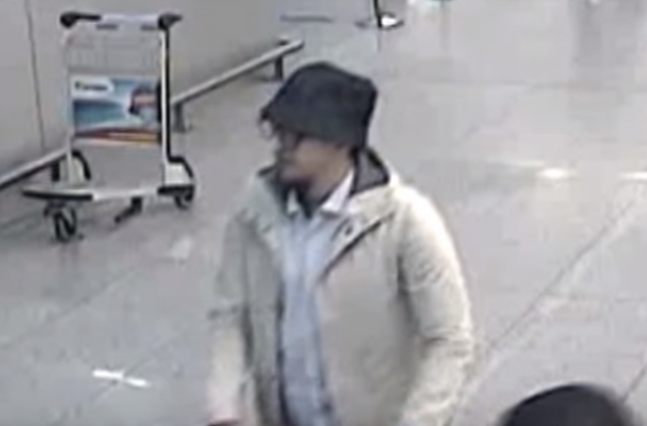 Βρυξέλλες: Στη δημοσιότητα νέες φωτό και βίντεο από τον τζιχαντιστή που αιματοκύλισε το αεροδρόμιο