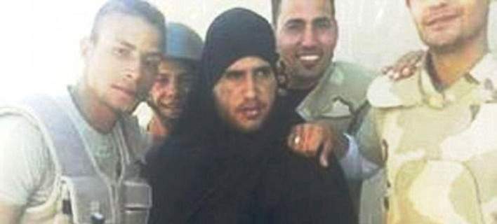 Τζιχαντιστής μεταμφιεσμένος σε γυναίκα συνελήφθη από τον αιγυπτιακό στρατό (φωτό)