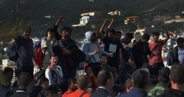 Επεισόδια με λαθρο και στη Χίο σε επιχείρηση εκκένωσης του λιμανιού
