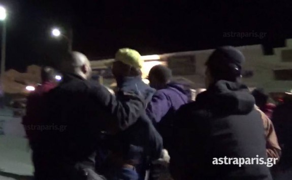 Χίος: Στον εισαγγελέα δέκα πρόσφυγες-λάθρο που συνελήφθησαν στο λιμάνι