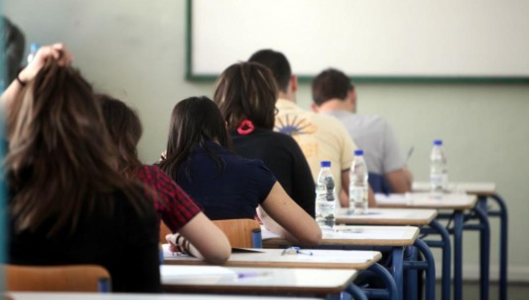 Έχουμε ξεφύγει: Φιλόλογος σε Λύκειο έβγαινε με μαθήτρια του