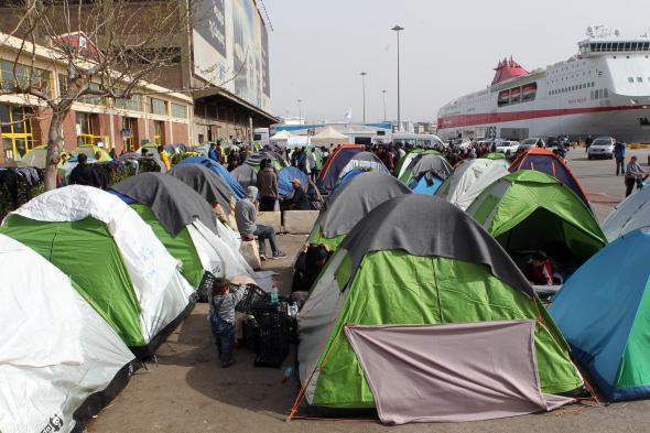 Τους 4.550 έφτασαν οι λαθρο και οι πρόσφυγες στο λιμάνι του Πειραιά