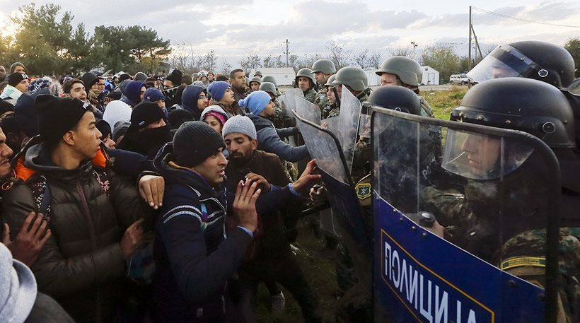Θρασεία ανακοίνωση του υπουργείου Εσωτερικών των Σκοπίων: Κατηγορούν την ΕΛ.ΑΣ ότι άφησε να εξελιχθούν τα επεισόδια