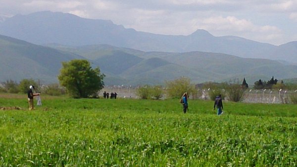 Εισβολή Σκοπιανών στο ελληνικό έδαφος – Συγκρούσεις προσφύγων-λάθρο με το σκοπιανό Στρατό (φωτό, vid)