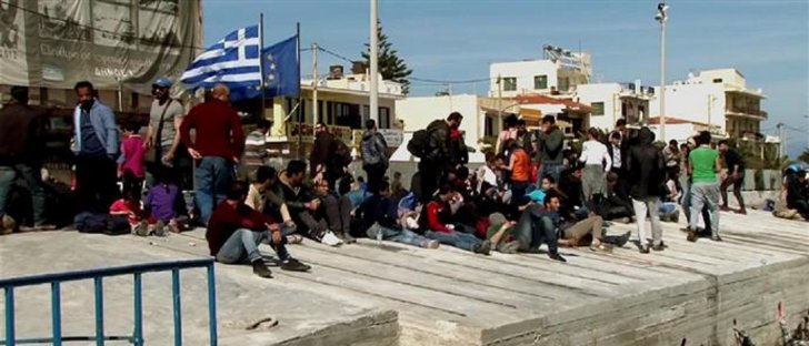 Έφυγαν οι πρώτοι πρόσφυγες για το κέντρο φιλοξενίας του Σκαραμαγκά