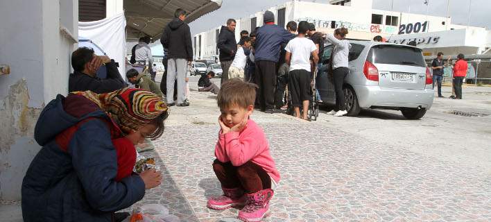 Χάος (και) στο Ελληνικό -Πάνω από 6.000 πρόσφυγες ζουν στο παλιό αεροδρόμιο
