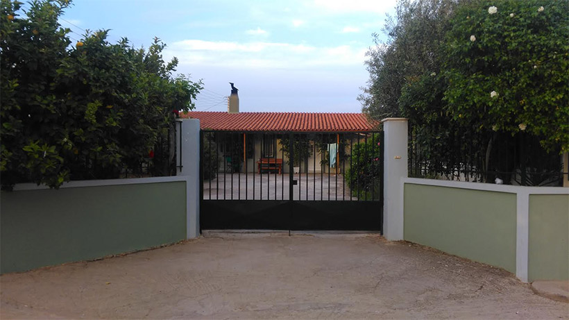 Ομολόγησε η θεία του 4χρονου κοριτσιού στα Μέγαρα: «Το σκότωσα για να μην το πάρει η αδελφή μου» [φωτό, βίντεο]