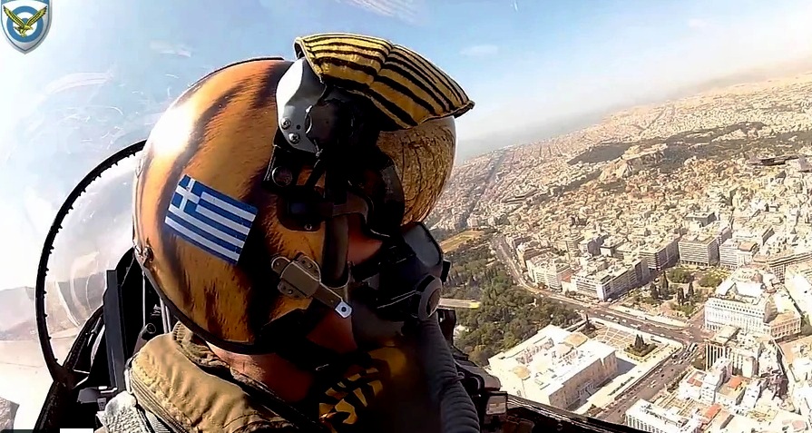 Βίντεο: F-16 block 52+ της ΠΑ και F-15E της USAFE πάνω από την Αθήνα