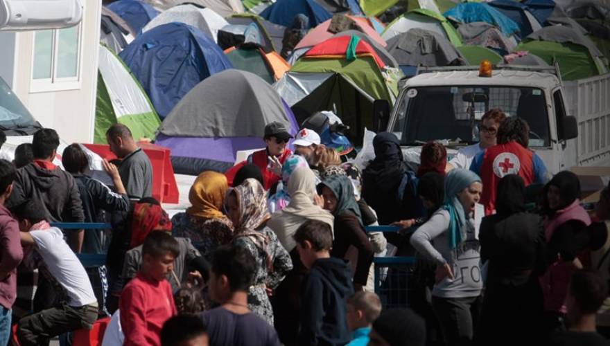 Πρόσφυγες δέχτηκαν να μείνουν σε εγκαταστάσεις στο Βόλο αφού πρώτα τις επιθεώρησαν
