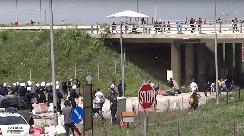 Συνελήφθηκαν αλλά στη συνέχεια αφέθηκαν ελεύθεροι οι αλλοδαποί που είχαν καταλάβει το οδόστρωμα στην Εγνατία οδό