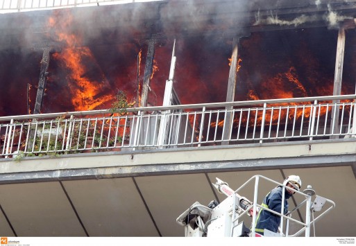 Τρομακτικό βιντεο: Kάηκε ζωντανή σε διαμέρισμα στη Μόσχα!