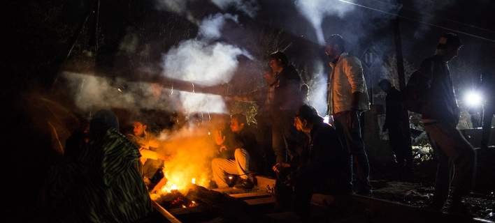 «Αγρια» νύχτα στην Ειδομένη -Πρόσφυγες ήρθαν στα χέρια και έσπασαν κυλικείο