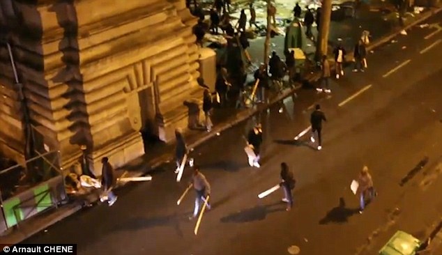 «Πολύ-πολιτισμός» σε εφαρμογή: Πεδίο μάχης καταυλισμός μεταναστών στο Παρίσι