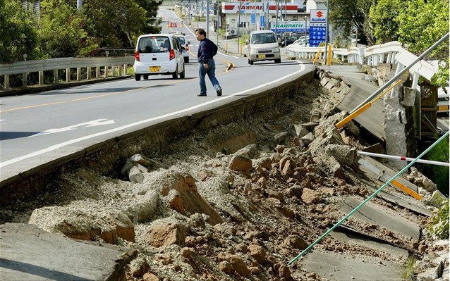 Εικόνες βιβλικής καταστροφής στην Ιαπωνία- Δεκάδες νεκροί (φωτό)