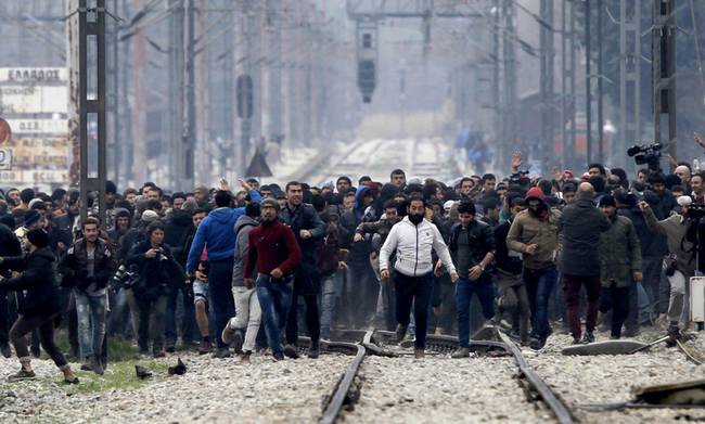 Τους 53.670 έφτασαν οι πρόσφυγες και οι λάθρο που φιλοξενούνται στην Ελλάδα [πίνακας]