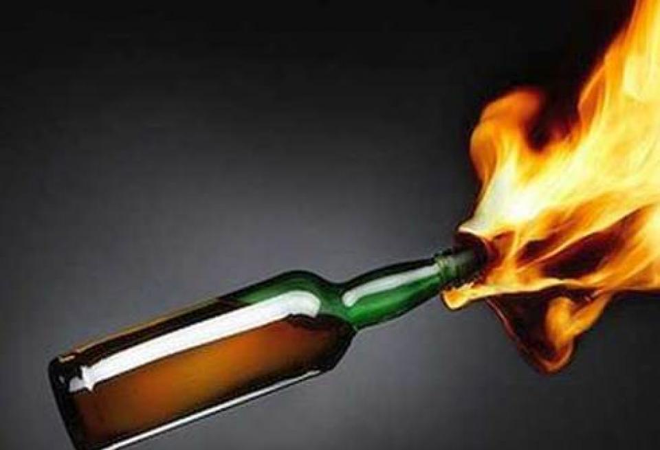 Επιθέσεις με μολότοφ σε γραφεία του ΠΑΣΟΚ – γ.γ. Εμπορίου και υπ. Πολιτισμού