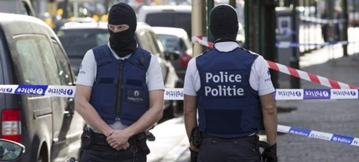 Ελεύθερος με εγγύηση ο ένας από τους πέντε υπόπτους για τρομοκρατία στη Βρετανία