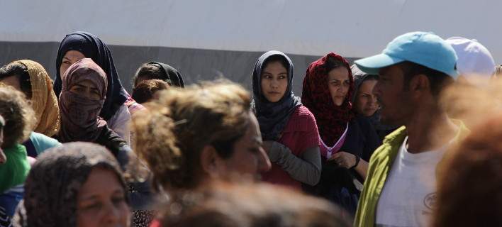 Τους 54.000 προσεγγίζουν οι πρόσφυγες στην Ελλάδα -Πάνω από 3.700 παραμένουν στον Πειραιά (πίνακας)