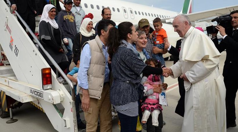 Πρώτο μάθημα ιταλικών για τους Σύρους πρόσφυγες που πήρε μαζί του ο Πάπας
