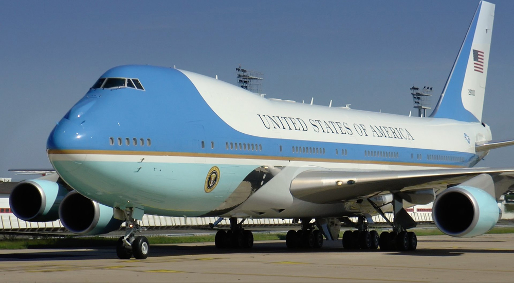Τί κάνει το «Air Force One», το προεδρικό αεροσκάφος του Μπάρακ Ομπάμα στα Χανιά (βίντεο)