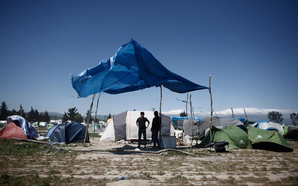 Δράμα: Συμπλοκή με τραυματίες στο κέντρο φιλοξενίας προσφύγων