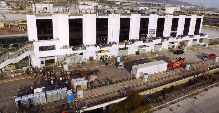 Guardian: «Ο Πειραιάς και το Ελληνικό αποδεικνύουν την ανικανότητα της Ελλάδας»