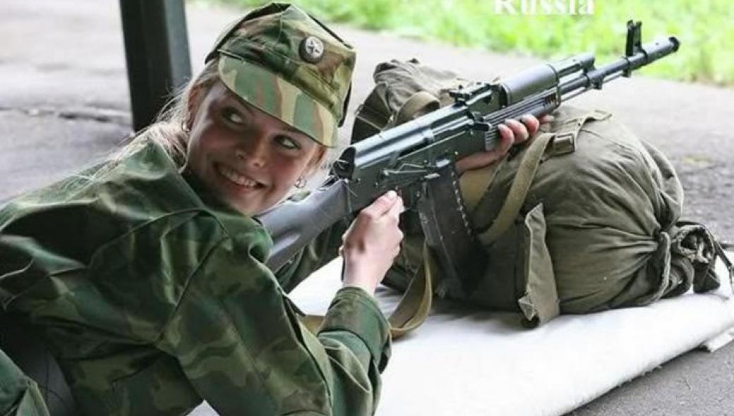 Κορίτσια στα χακί- Φωτογραφίες από γυναίκες στο στρατό σε όλο τον κόσμο