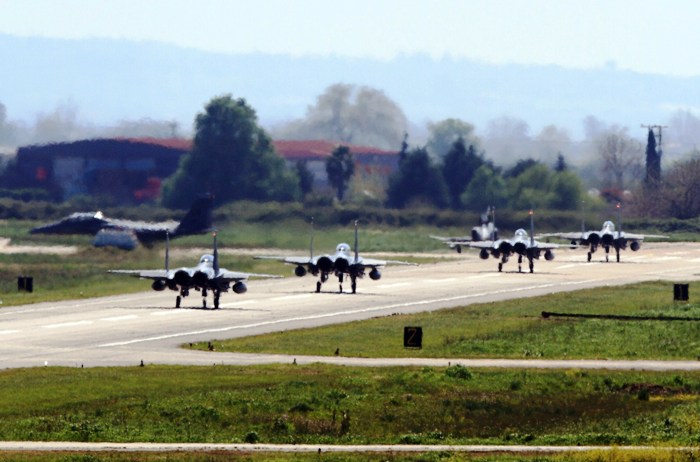 Έπιασαν Γάλλο που φωτογράφιζε την 117ΠΜ στην Ανδραβίδα – Είχε ταξιδέψει σε Ιράκ, Ιράν και Αλγερία