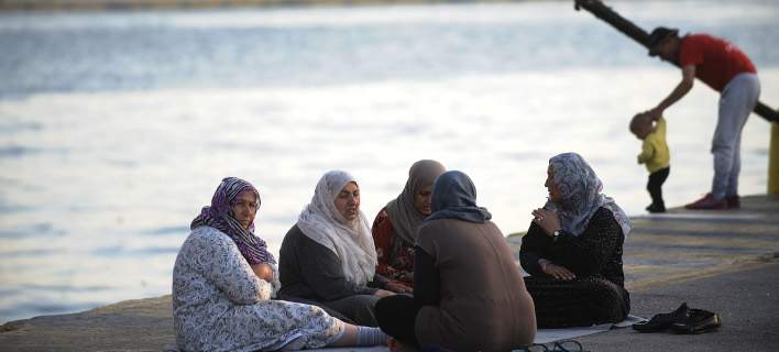 Παραμονές Πάσχα παραμένουν στο λιμάνι του Πειραιά 2.680 πρόσφυγες