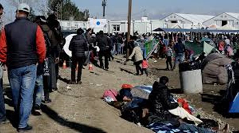 Με το «σταγονόμετρο» η αποχώρηση προσφύγων και μεταναστών από την Ειδομένη