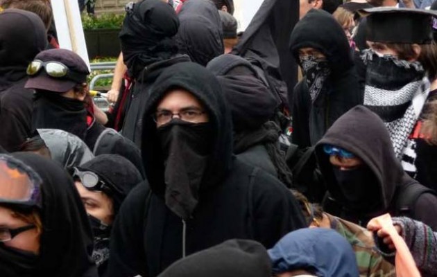 Βίντεο καταγράφει τη στιγμή της επίθεσης στο Α.Τ. Εξαρχείων