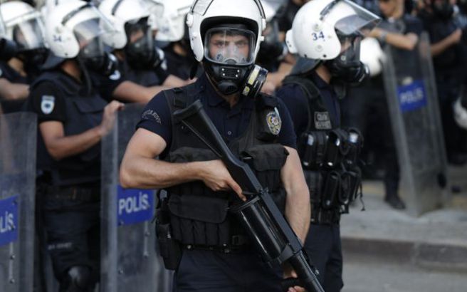 Τουλάχιστον 10 αστυνομικοί τραυματίες από τη βομβιστική επίθεση στη Τουρκία