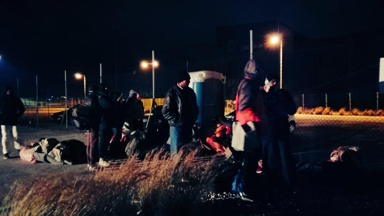 Άρχισαν οι πολυπολιτισμικές συγκρούσεις; – Αντιδήμαρχος Ελληνικού: «Το βράδυ βγήκαν όπλα από τους μετανάστες στο καταυλισμό»