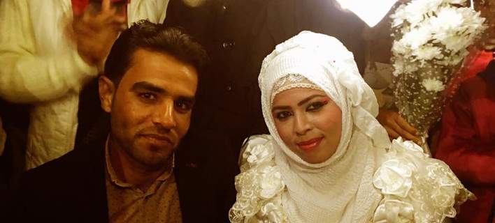 Γάμος, νυφικό και ροδοπέταλα για ζευγάρι Σύρων στην Ειδομένη (φωτό)