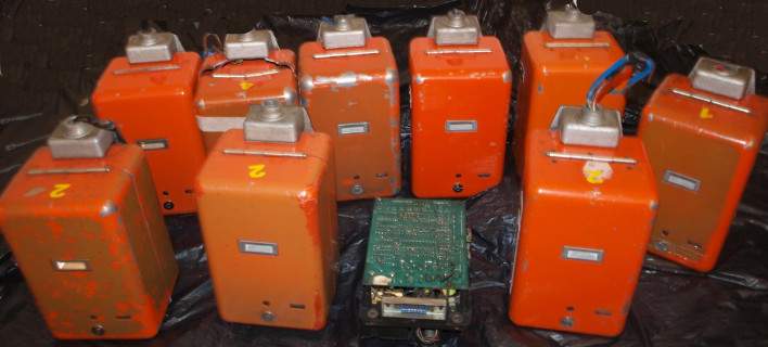 Εισβάλουν στα λεωφορεία και ξηλώνουν τα ακυρωτικά μηχανήματα των εισιτηρίων