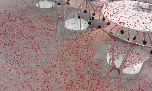 Επίθεση αγνώστων σε κατάστημα οπτικών στο Μαρούσι [φωτό]