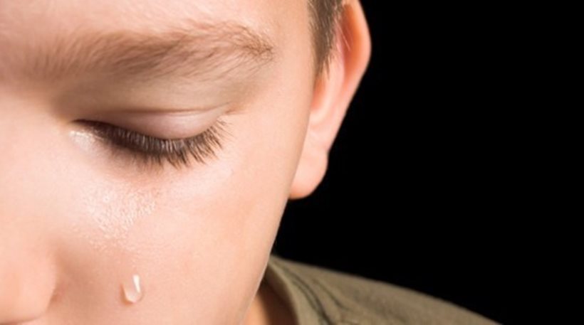 Νεμέα: Συνελήφθησαν γονείς που έκαιγαν τσιγάρα πάνω στο σωματάκι του 3χρονου παιδιού τους