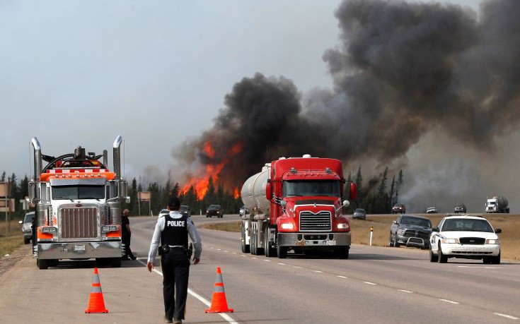 Γιγαντώθηκε η καταστροφική πυρκαγιά στον Καναδά- Καίει για 7η ημέρα (φωτό & βίντεο)