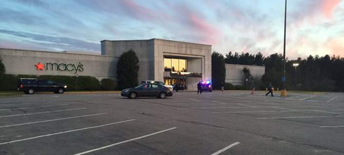 Τρόμος σε εμπορικό κέντρο της Βοστόνης: Αντρας επιτέθηκε με μαχαίρι- 4 τραυματίες