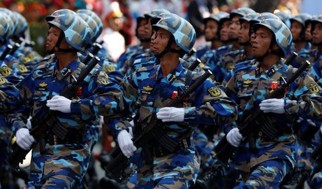 Μυστικό συμπόσιο άμυνας στο Βιετνάμ με αμερικανικές εταιρείες όπλων