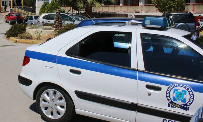 Δάφνη: 70χρoνος επιτέθηκε σε γιο και σύζυγο και μετά αυτοπυροβολήθηκε