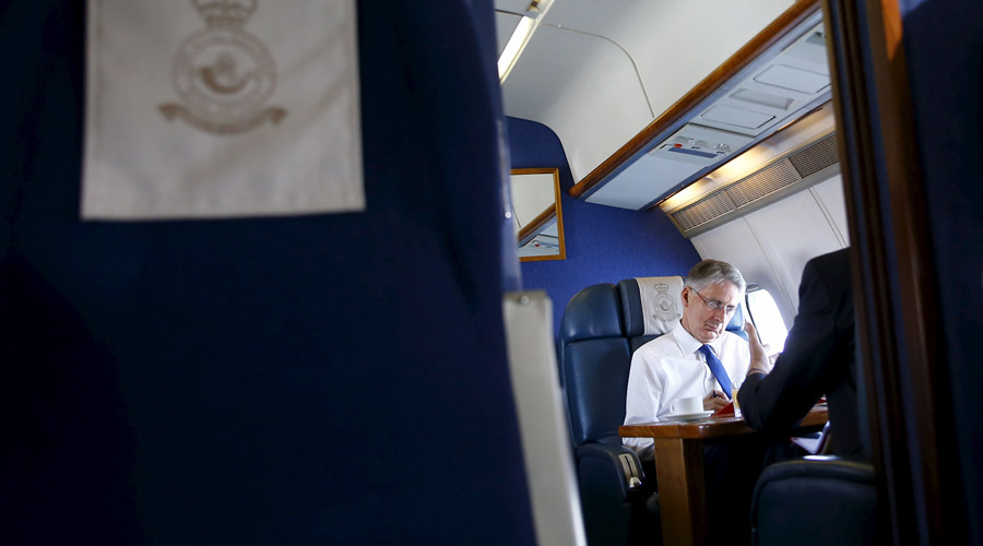 Οι ισπανικές αρχές απαγόρευσαν σε  αεροσκάφος της RAF  να χρησιμοποιήσει τον  ισπανικό εναέριο χώρο