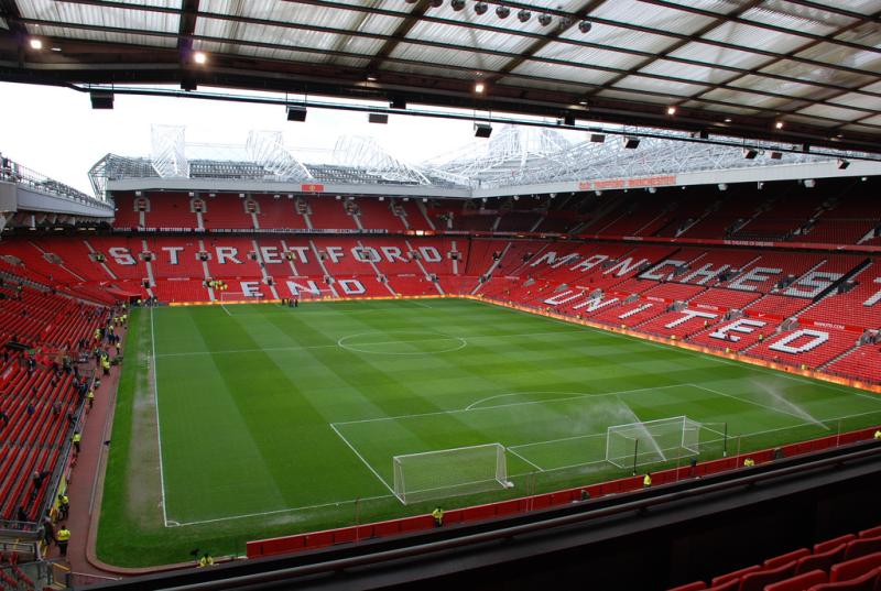 Old Trafford: Η αντίδραση των φιλάθλων όταν ανακοινώθηκε η αναβολή του παιχνιδιού [βίντεο]