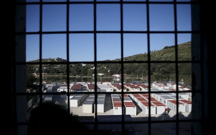 Δούρου και Βίτσας ζητούν εντατικοποίηση της πυροπροστασίας γύρω από τα κέντρα προσφύγων