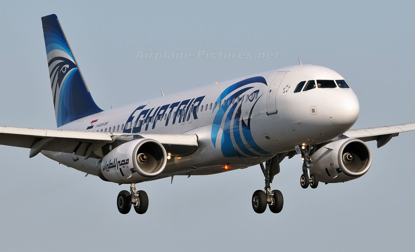 EKTAKTO: Χάθηκε από τα ραντάρ Airbus A320 της EgyptAir με 66 επιβαίνοντες – Απογειώθηκε από Παρίσι με προορισμό το Κάιρο (upd)