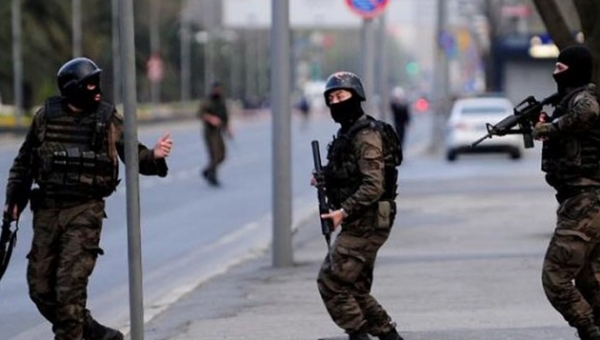 Iσλαμιστής ανατινάχθηκε σε επιχείρηση της αστυνομίας στη Τουρκία