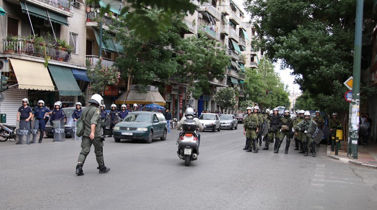 Άγιος Παντελεήμονας: Δυνάμεις των ΜΑΤ για την αποφυγή επεισοδίων μεταξύ εθνικιστών και αναρχικών